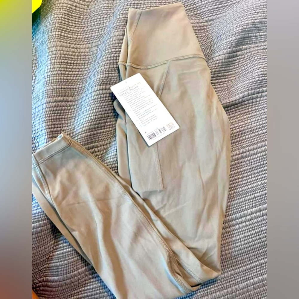 NWT LULULEMON ALIGN LEGGINGS WITH POCKETS